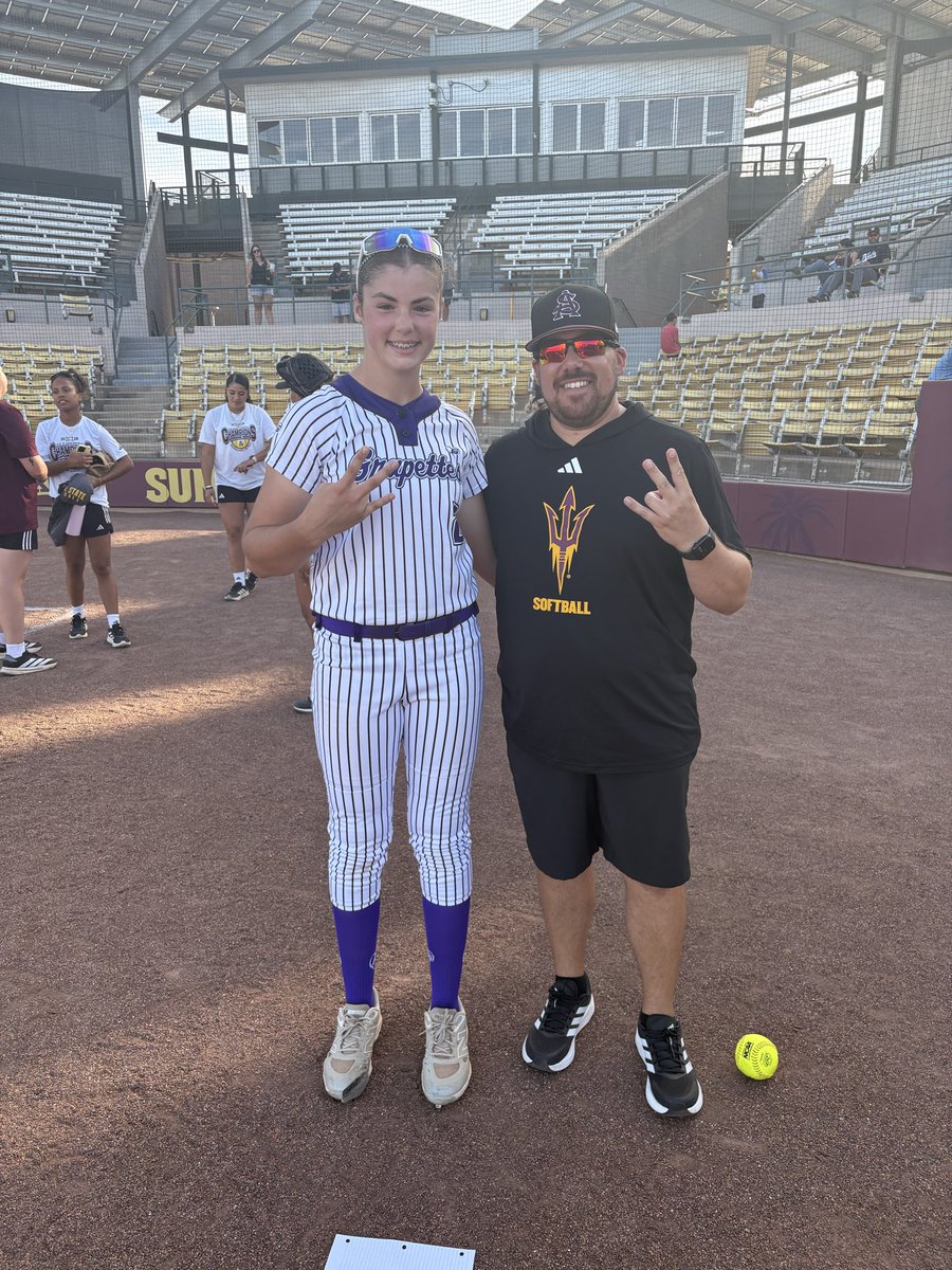 LucyHarding2029's tweet photo. I had an amazing time at the @ASUSoftball camp yesterday! Thank you to all of the coaches and staff for putting on such a well-run camp and for all the feedback I received. I had so much fun competing and learning more about ASU softball. Forks Up! 🔱

@coachcbartlett @Coach_JBloomer @hailey_decker_ @mitchrob13