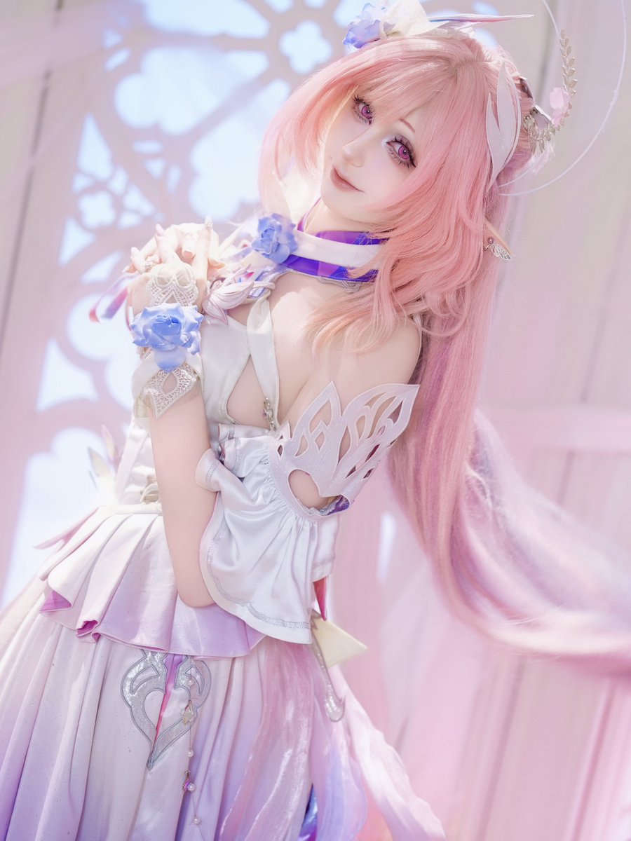 MisaJoestar's tweet photo. Cyrene ๐ Shooting in China is peak ~
#cyrene #honkaistarrail #cyrenecosplay #cosplay https://t.co/5bnfuj2c2p