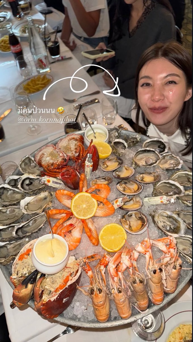 ormkornbr's tweet photo. 📷| gunn_8 via IG stories: alguém está com problemas 

🔗: tweet abaixo 

🤍 like  
📤 compartilhar

 #OrmKornnaphat #LingOrmDiorSummer27 #LingOrm #Dior #DiorSummer27 #PFW  o https://t.co/EfARB5Rfvn