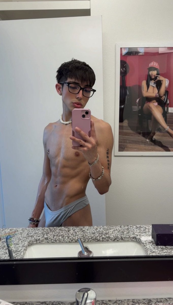 Dreamyhomies's tweet photo. 😈 @playboyvicc https://t.co/kvFcrlnizY