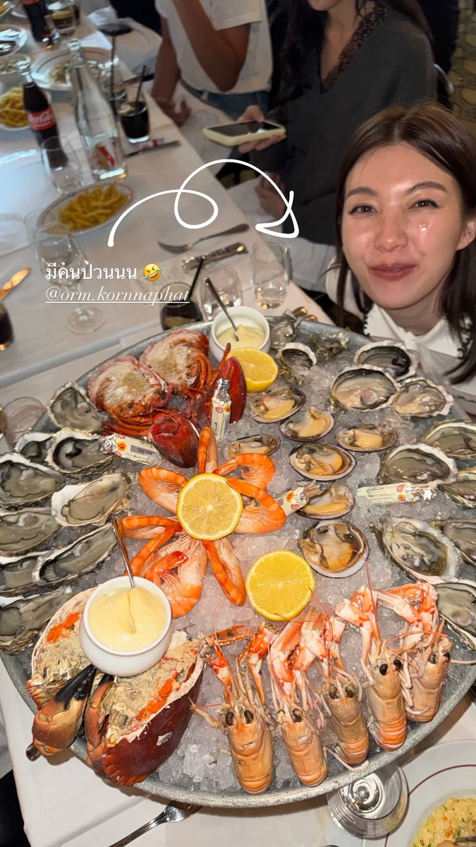 pkornns's tweet photo. THE CUTEST MOTHER-DAUGHTER DUO

©️ Instagram Stories: gunn_8

#OrmKornnaphat #Dior 
#LingOrmDiorSummer27
#DiorSummer27 #PFW https://t.co/1K9YNti48P