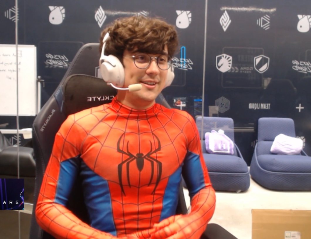 fgediting_'s tweet photo. 16 años sin main stage y tuvo que llegar este streamer a hacer historia para latam, de villa tesei al mundo https://t.co/ZJ626mrtTe