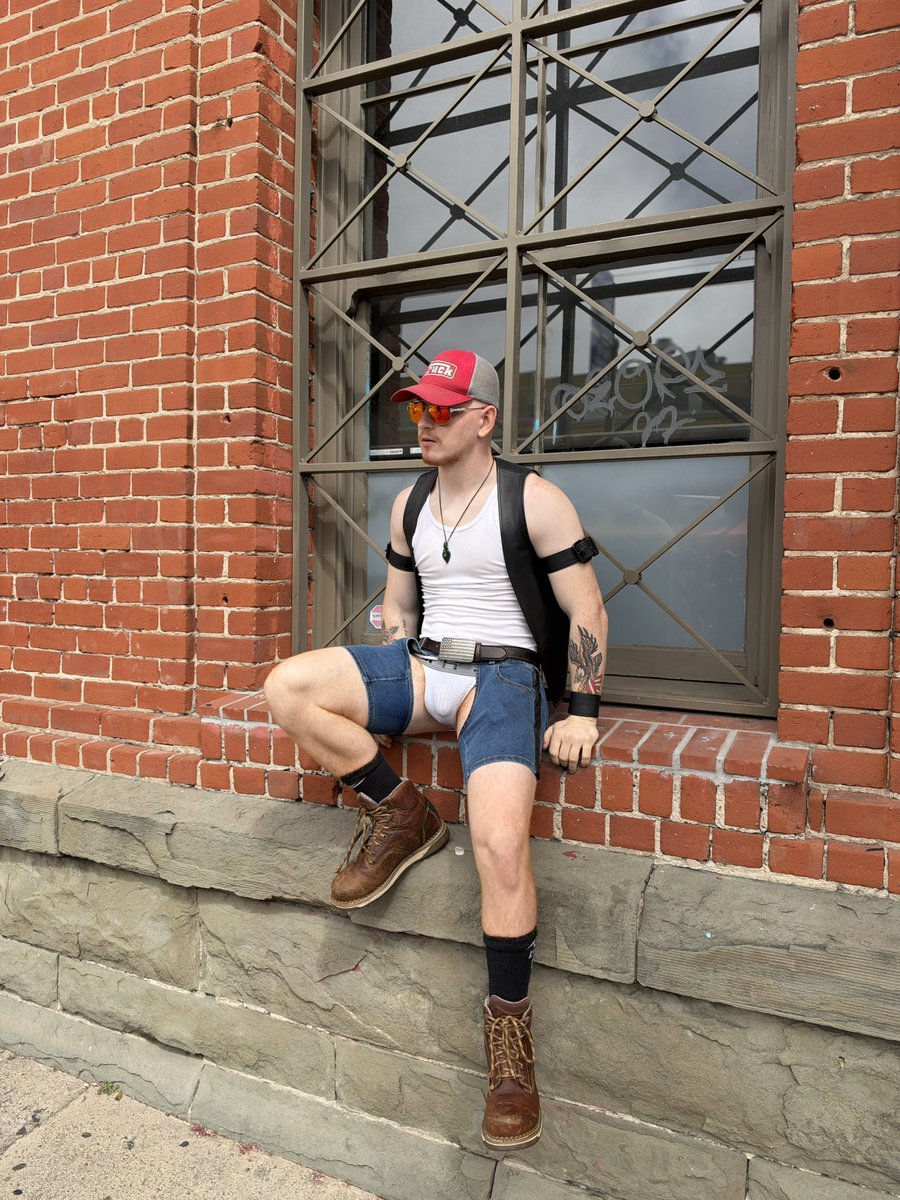 kingrialmo's tweet photo. Happy Folsom everybody 
#folsom #sf #leather https://t.co/LV3fueeghJ