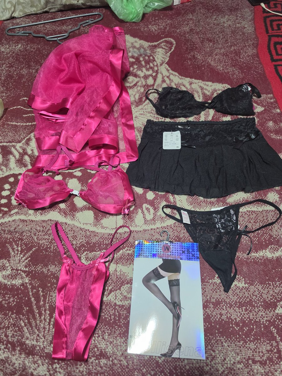 GaviJulyylz's tweet photo. Hoy toca ir de putita a @StudioSwOficial cual escogen el rosa o el negro https://t.co/XOYx42NQNP