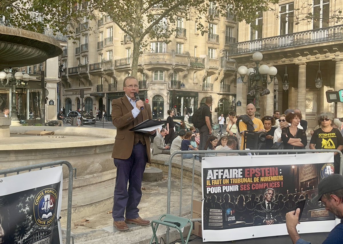 VeriteEpstein's tweet photo. 📸 Retour en images sur le rassemblement consacré à l’affaire #Epstein, organisé à Paris ce dimanche 27 septembre. La vérité doit éclater et les complices répondre de leurs actes. « Affaire Epstein : il faut un tribunal de Nuremberg pour punir ses complices ! » https://t.co/SMqIS0cz41