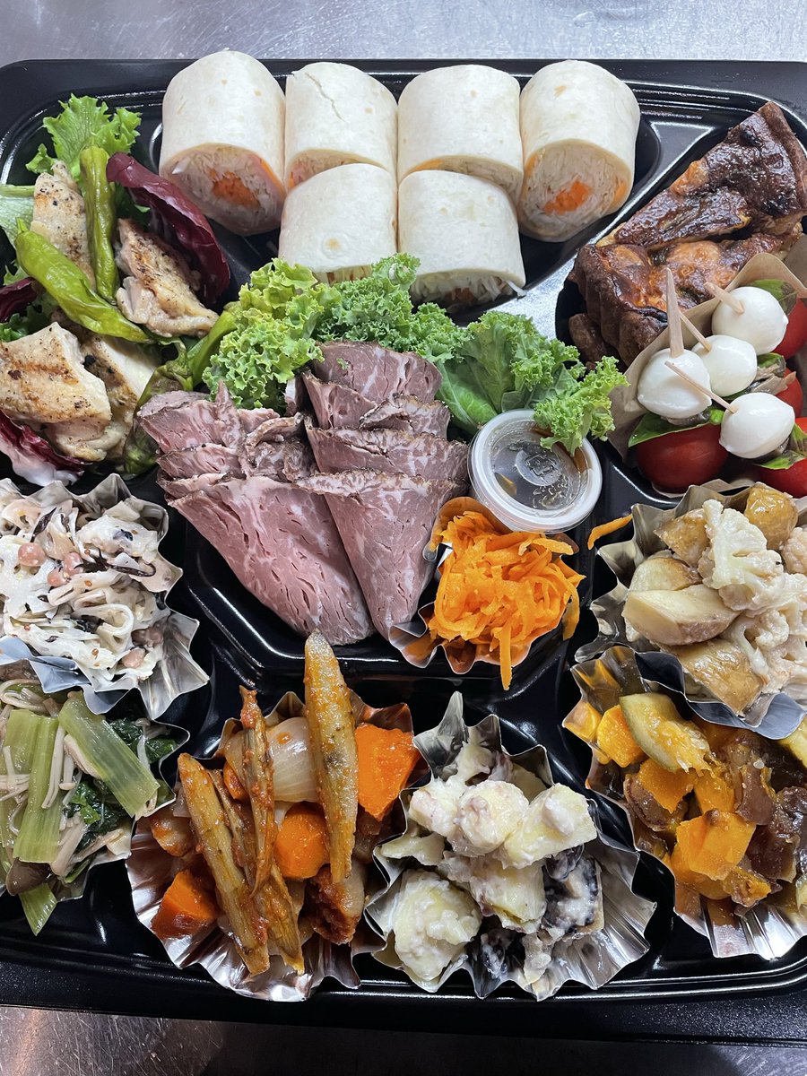 SaludVege's tweet photo. おはようございます
週末も沢山の方のご利用ありがとうございました

9/28(月)
１０時Openです

昨日の
航空祭10万人😱😱😱来場
小松市の人口10万人🤣
👏👏👏

#小松市ランチ　#小松市テイクアウト https://t.co/TkTD20DSV4
