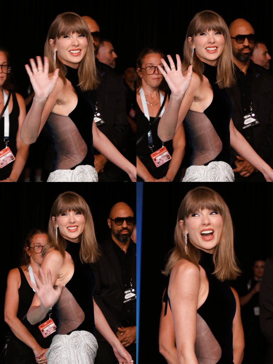 taylorswiftbr's tweet photo. Taylor Swift toda felizinha no blue carpet do #VMAs. ❤️ https://t.co/JOQ6ijwHGm