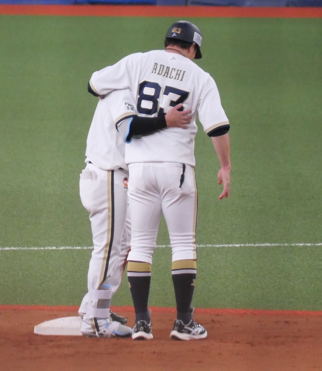 bs63370's tweet photo. 泣きながら入った最終打席
2塁打かっこよすぎた😭😭
動きまわる元気誰にも負けてない！
#西野真弘 #Bs2026 https://t.co/15qYxXDWvo