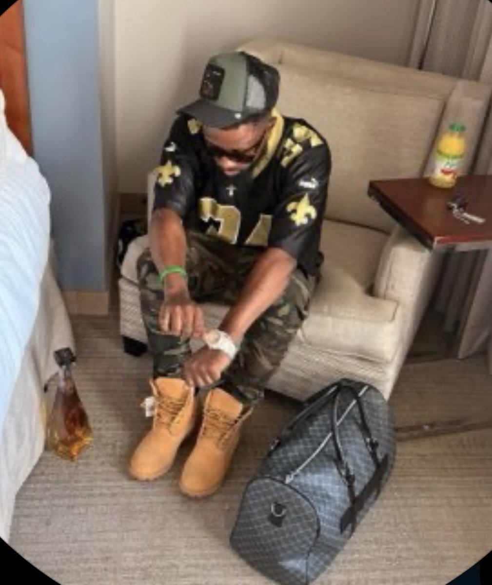 KennyKing_Jr's tweet photo. Boy you sittin in that cuckhold chair watching the Raiders rail your Saints https://t.co/XhWRpy4MTJ