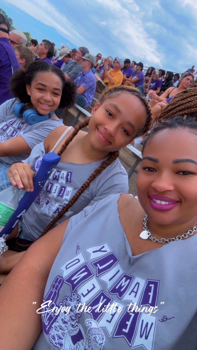 SHARDEECRYSTAL's tweet photo. Spent an amazing Family Day at SFA with our big girl, Cheyann! Loving every second of watching her thrive, explore, and carve out her path in college. So proud of the incredible young woman she’s becoming! 💜 Lumberjack pride running strong today!  #FamilyDay #sfasu @CoachDC940 https://t.co/vahv6oLqKz