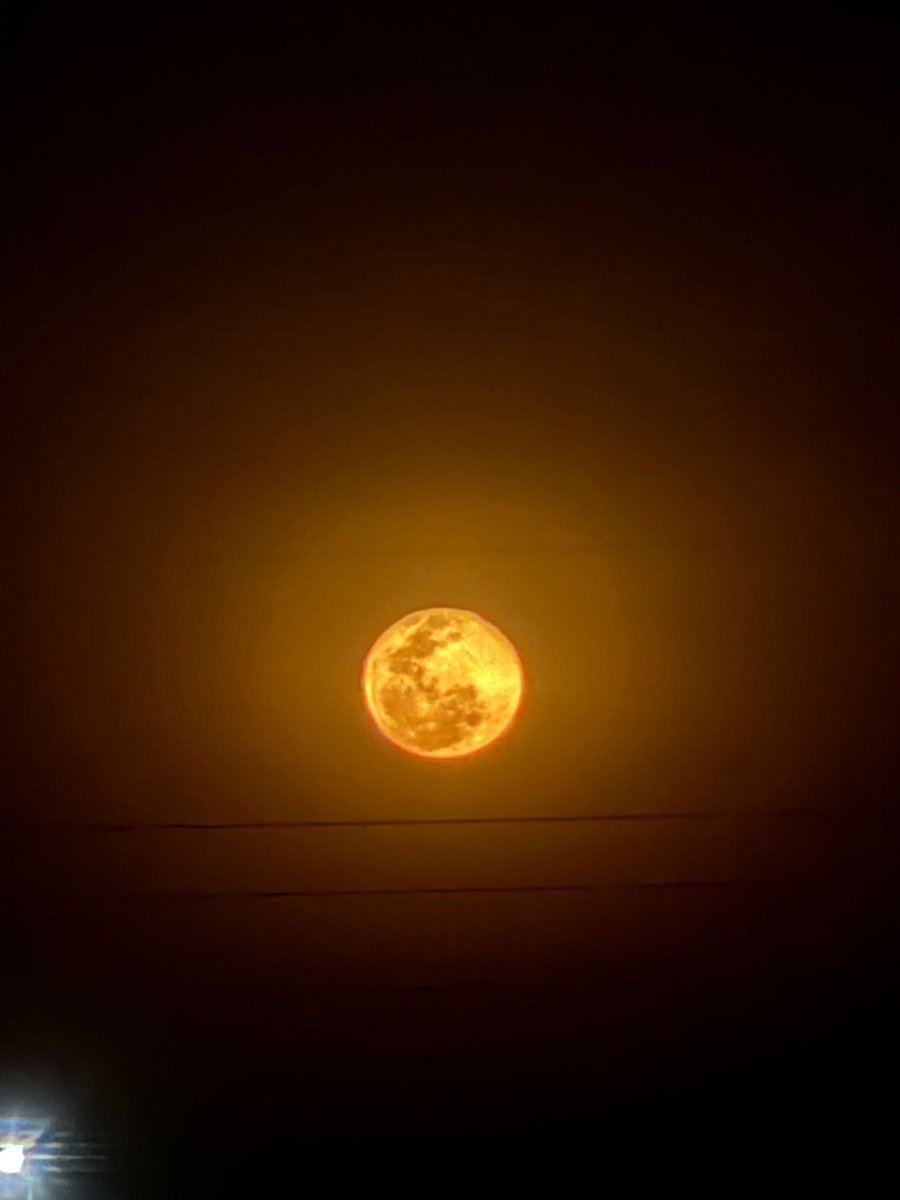 azulcherry_'s tweet photo. Le saqué foto a la luna, no son la más dignas, pero está muy linda. https://t.co/KhaIHyJAg7