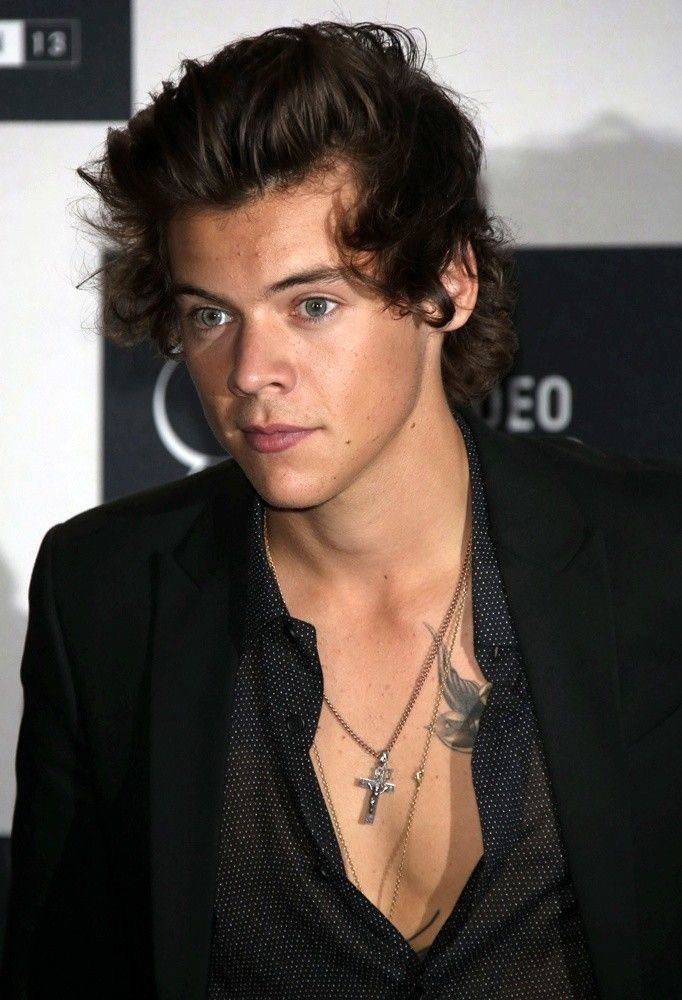 hsudcon's tweet photo. the most attractive guy on the VMA carpet that day https://t.co/fvHU6pfA4o