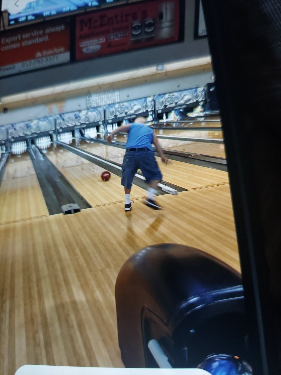 Tugbout23's tweet photo. My night out Bowling🎳 team https://t.co/cCwIb2neKn