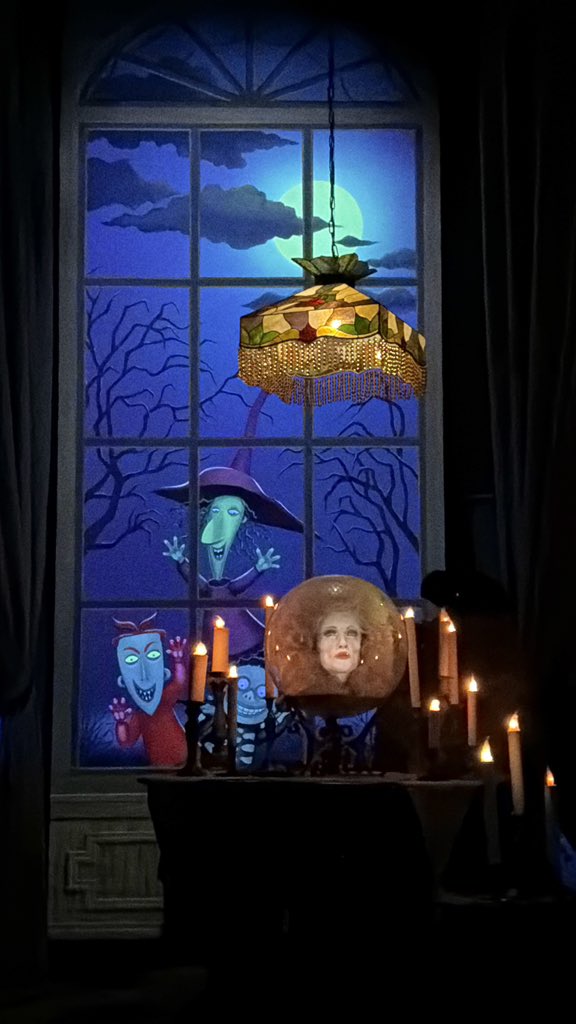 May57_D's tweet photo. ハロウィーンだ〜いすき🎃👻🕸️
やっとウルフが観られてよかった〜！
クールでかっこよかったー！！
沢山構ってもらえて嬉しかった🦝✨笑

また美味しいホットドッグが食べられてハッピー😋💞
今年も素敵な秋にするぞ〜！ https://t.co/05yh3vMPwN