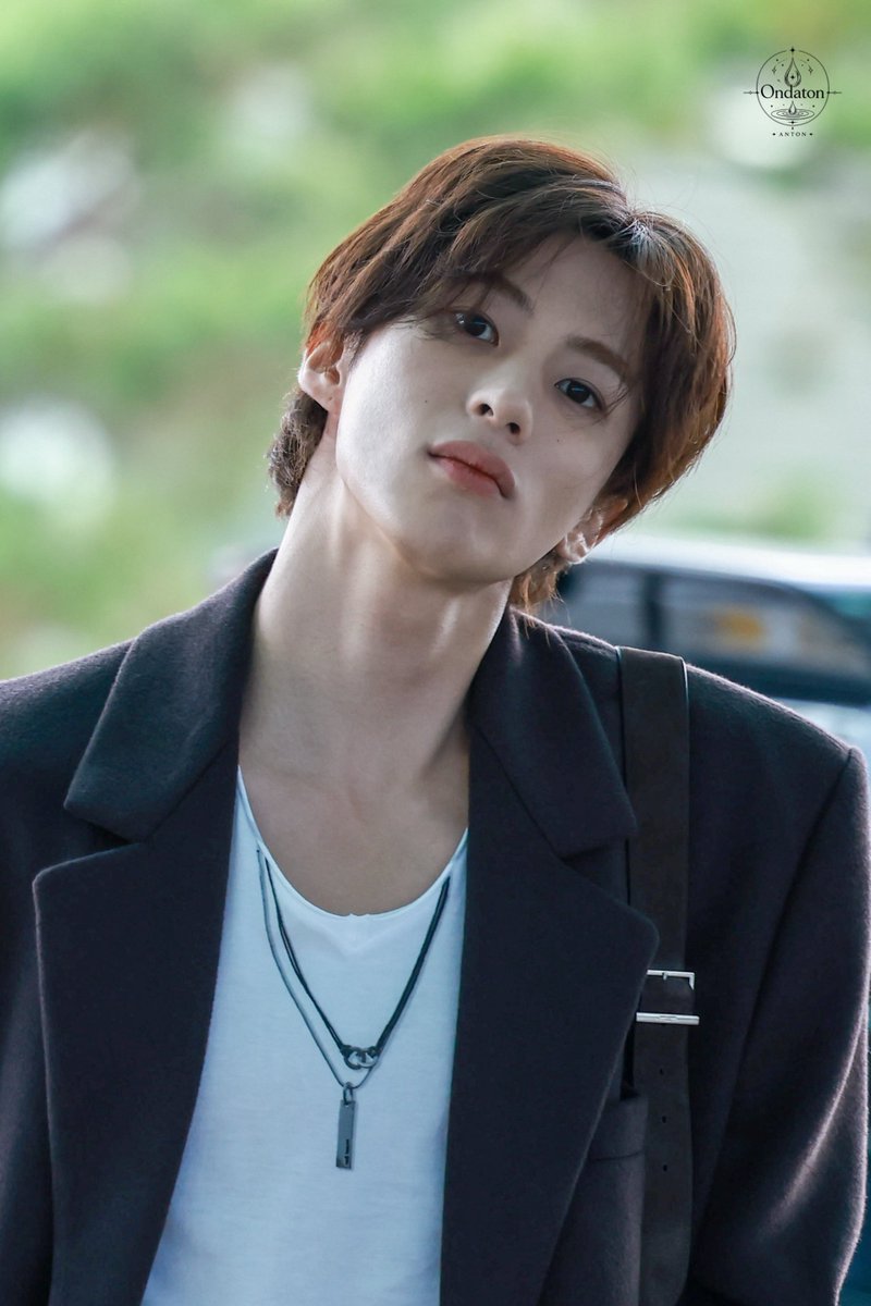 ondaton0321's tweet photo. 260928 ICN 앤톤 (ANTON)

#ANTONxSaintLaurentSS27
#ANTONxSaintLaurent
#생로랑앤톤 #앤톤 #ANTON #アントン #라이즈 #RIIZE #ライズ https://t.co/34jgkaYAqP
