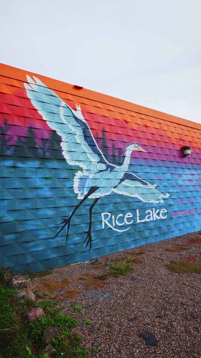 inTECHsity's tweet photo. This painting was so beautiful. I love the colors of the sun in the background. #northwoodshometown https://t.co/WRUiYxXajZ