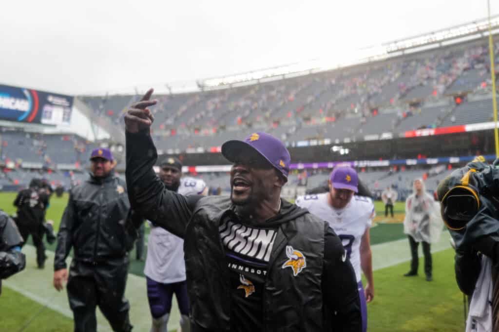 dalvincookin's tweet photo. The 3-0 Vikings 

Defense: 
1st in sacks
1st in turnover differential
1st in pressure rate 
5th in INTs
5th in 3rd-down defense
5th in PPG (13.7) https://t.co/66aJHw5CXo