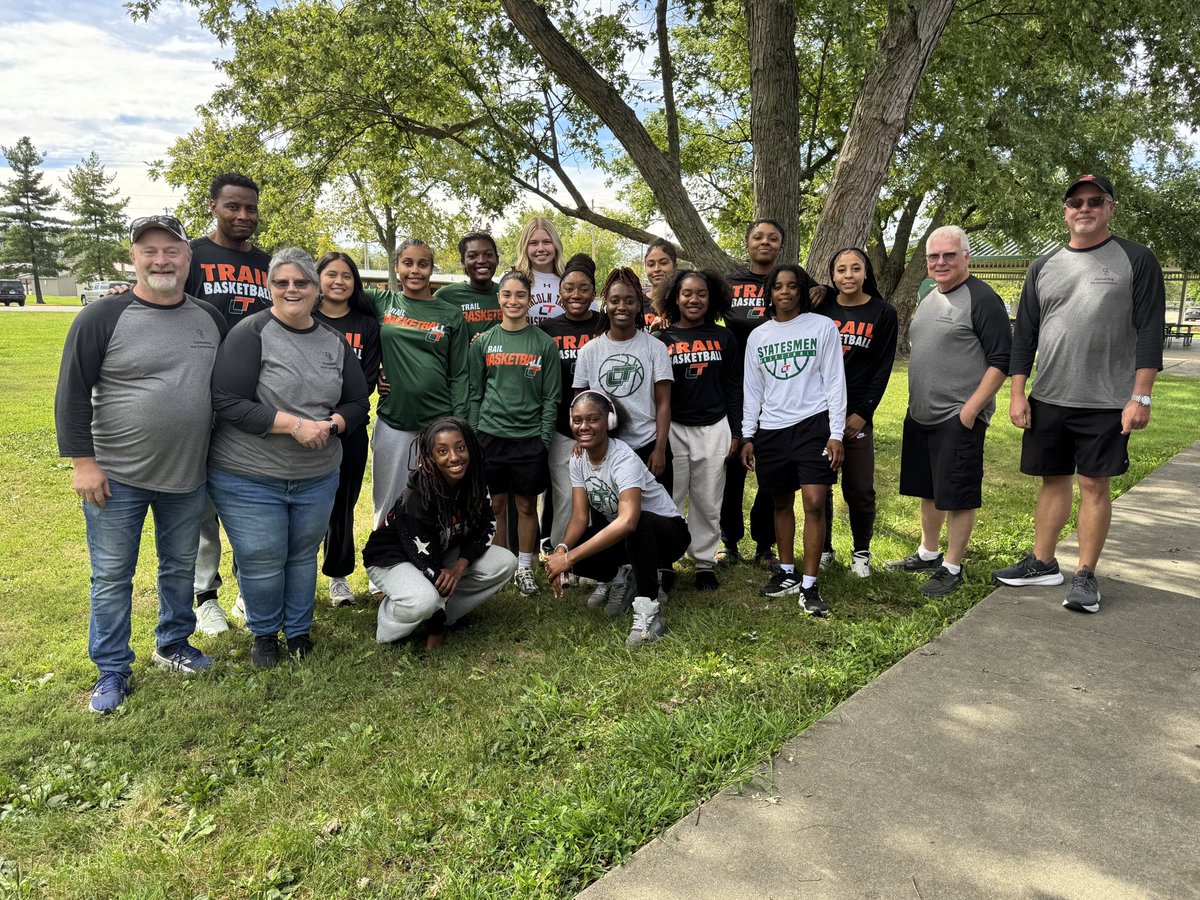 LTCWBB's tweet photo. Great outing  in the community helping with the scavenger hunt ran by Connecting The  Cornerstone. https://t.co/M8To4MaBeo