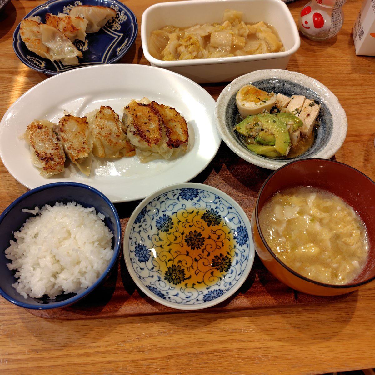 sachi5mot's tweet photo. 昨夜の夜ごはん🍴
久しぶりに餃子🥟
豆��のかき玉汁
白菜の煮浸し😋
#おうちごはん https://t.co/JykIqdqqC1