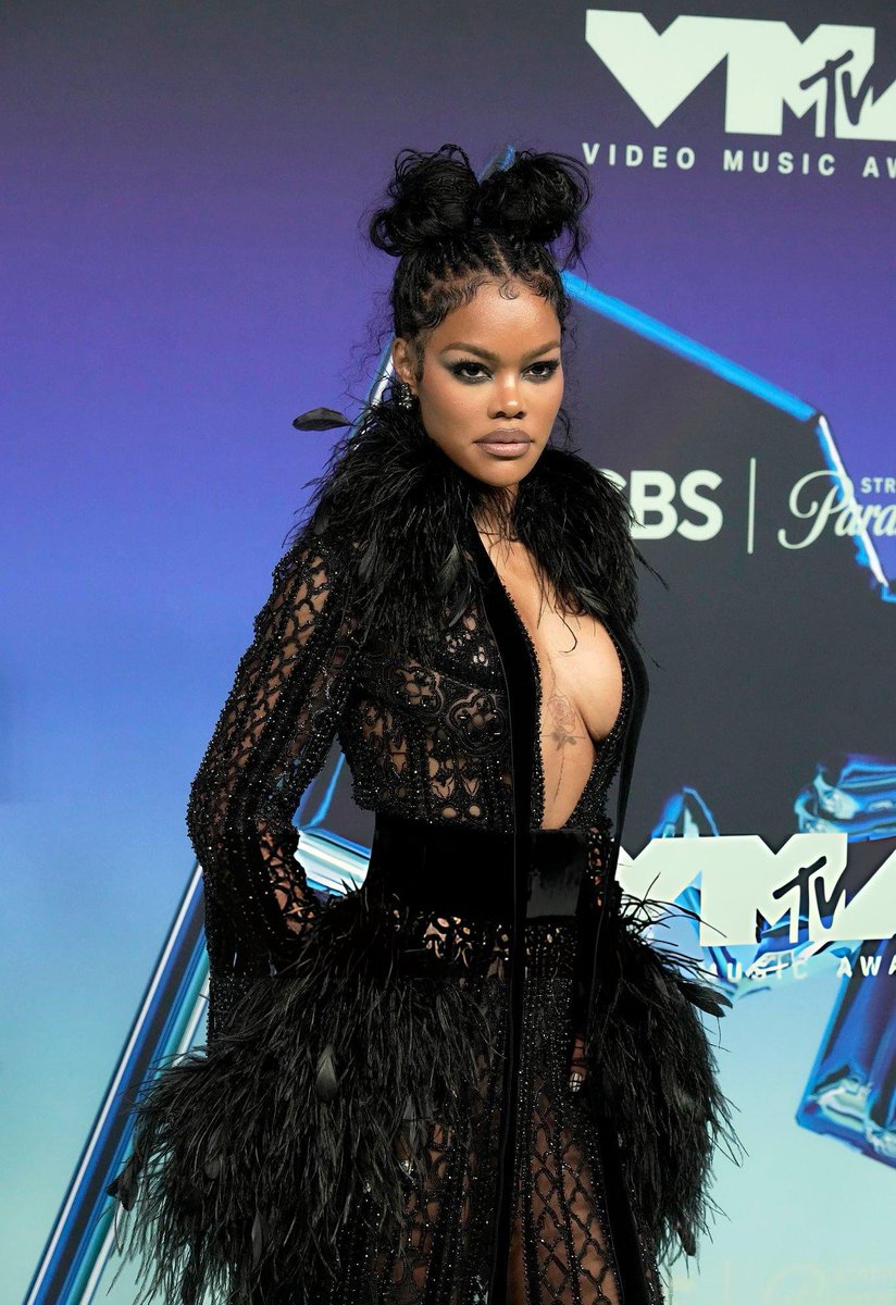itgirlbackup's tweet photo. Teyana Taylor attending the #VMA 2026 in Zuhair Murad couture aw26 https://t.co/ZdCLzGTDKp