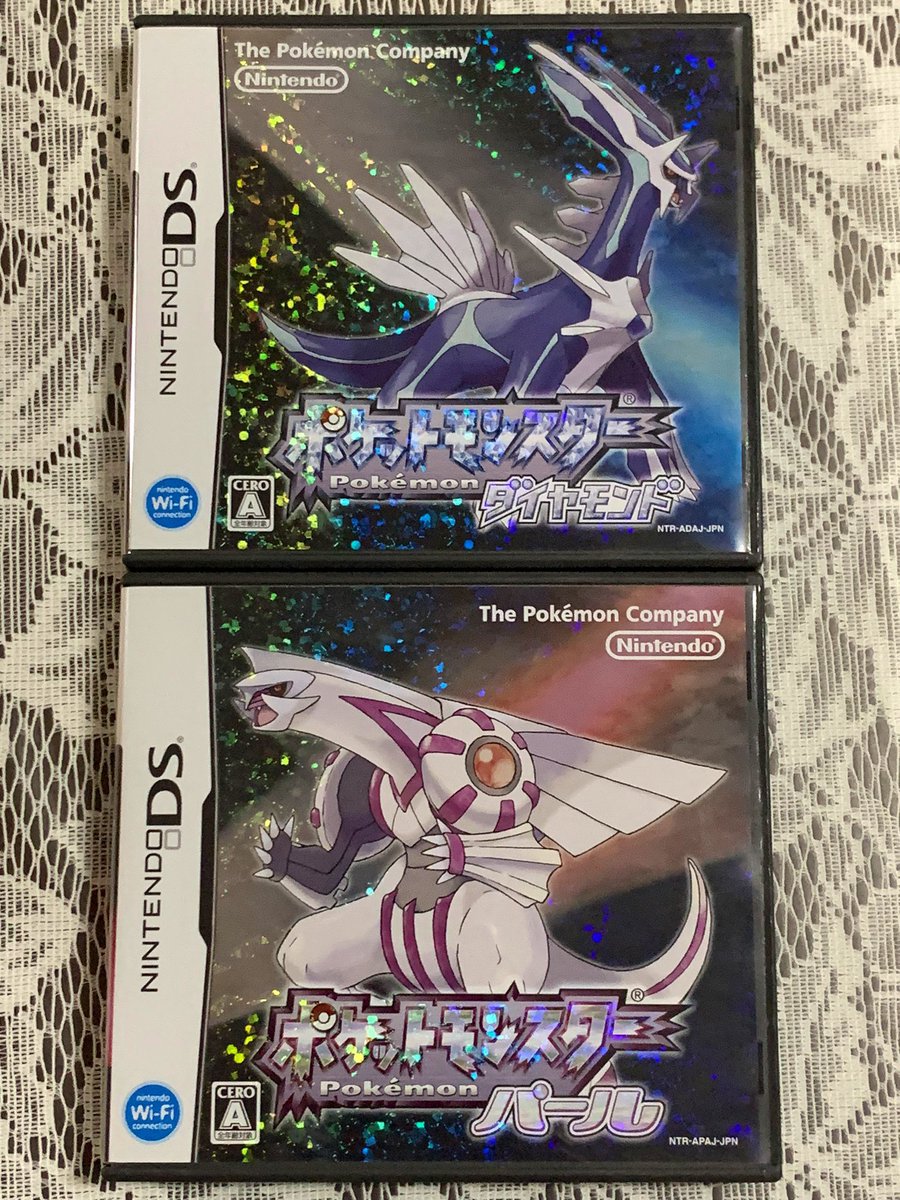 KAZTENDO2's tweet photo. DS「ポケットモンスター ダイヤモンド/パール」20周年ですね。北海道がモデルのシンオウ地方が舞台で、107種類のポケモンが新たに登場します。DSのGBAスロットに挿すことで、GBAシリーズのポケモンを連れてくることができました。Wi-Fiコネクション紹介のパンフレットも掲載しています https://t.co/5aMQjj7FoT