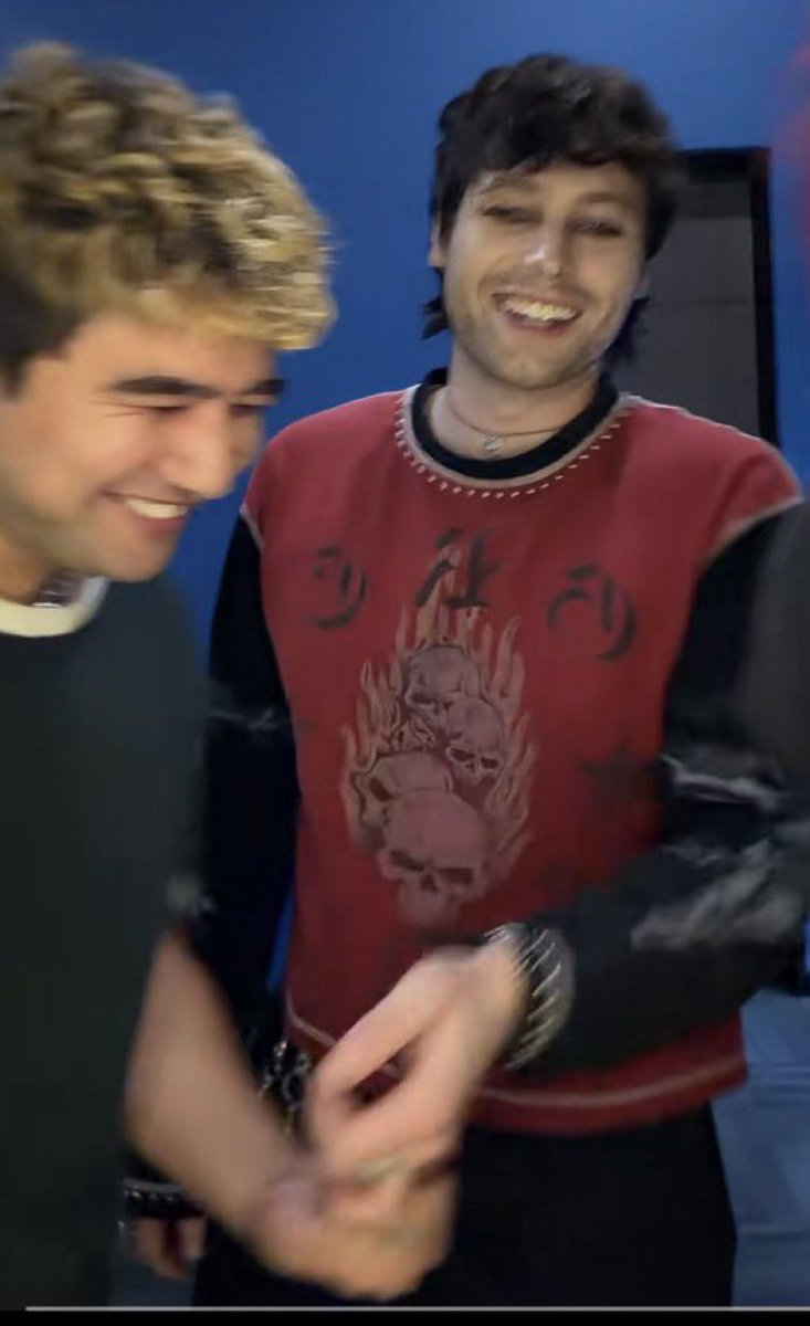 lrhchromatic's tweet photo. he was just so happy https://t.co/B8xSPmdgob