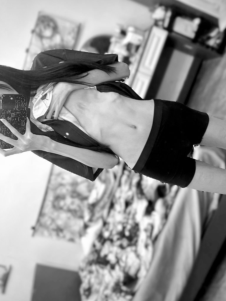 Valkiryarose's tweet photo. 🖤 https://t.co/gK59fwO77z