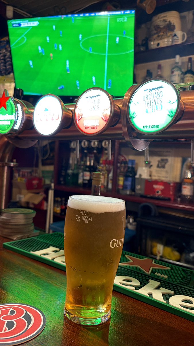 sid_reily's tweet photo. A right few pints this evening. Cheers everyone 🍻💚☺️ https://t.co/8XFjxqg4dk