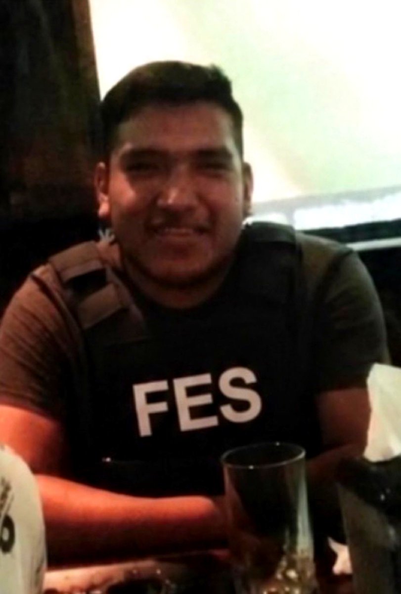 R5470_'s tweet photo. 🚨Se filtra audio de Checoelbot presunto lidel de la "FES" y encargado de los recientes ataques a otras comunidades de streamers tirando charola🚨

"Estoy bien protegido mi prrito"💀 https://t.co/rC5octFxDL