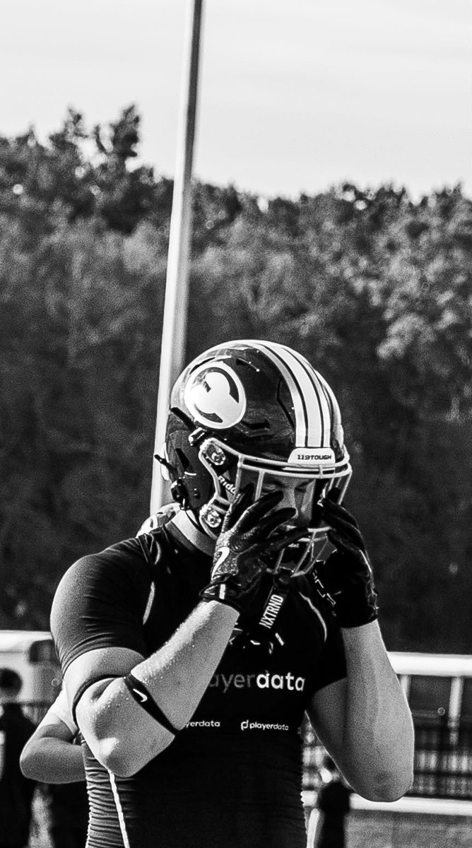 parker_nelson_1's tweet photo. Mid-season highlights out
Coaches take a look
Te/Lb c/o 2028

https://t.co/sObqmdWYyR

@fordtough301 @RecruitGeorgia @RecruitTheHam @ExpoRecruits @CoachRGarner https://t.co/Vdizck6syB