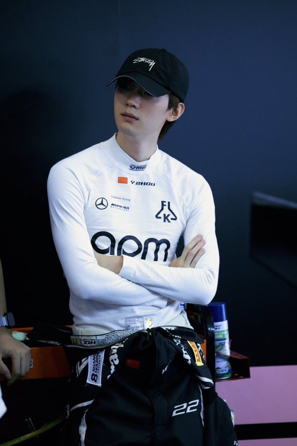 isagemeee's tweet photo. Solo de pensar en minho racer… deberia ser real https://t.co/D6701osAiJ