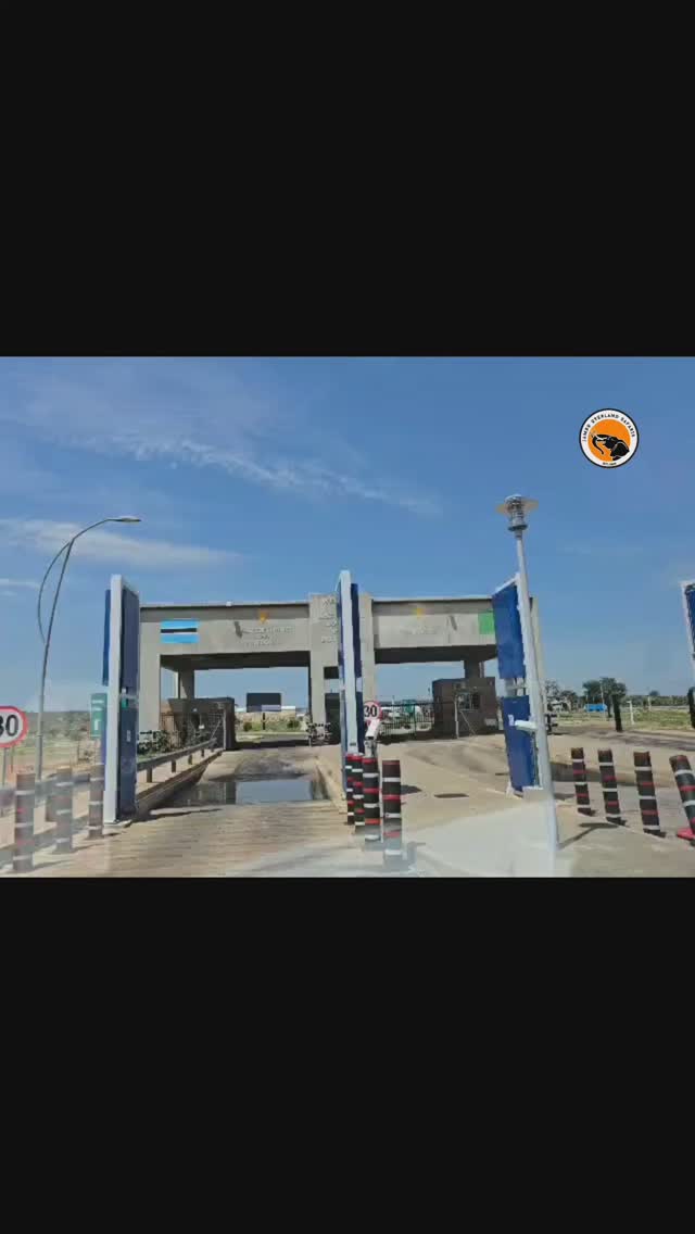 Igor2468's tweet photo. Day 11 of 18 days of overlanding from Nairobi to Victoria falls

Overlanding Botswana

#jamboafricanadventures #acrossborders #acrossafrica #lifetimeexperiences #overland #overlandsafaris #overlandtravel #overlandlife #overlandtrucksforhire https://t.co/LTUmOjMscL