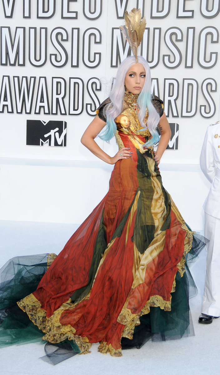 infogagabr's tweet photo. Lady Gaga at the #VMAs, 2010 https://t.co/ltQYZp4Vkj