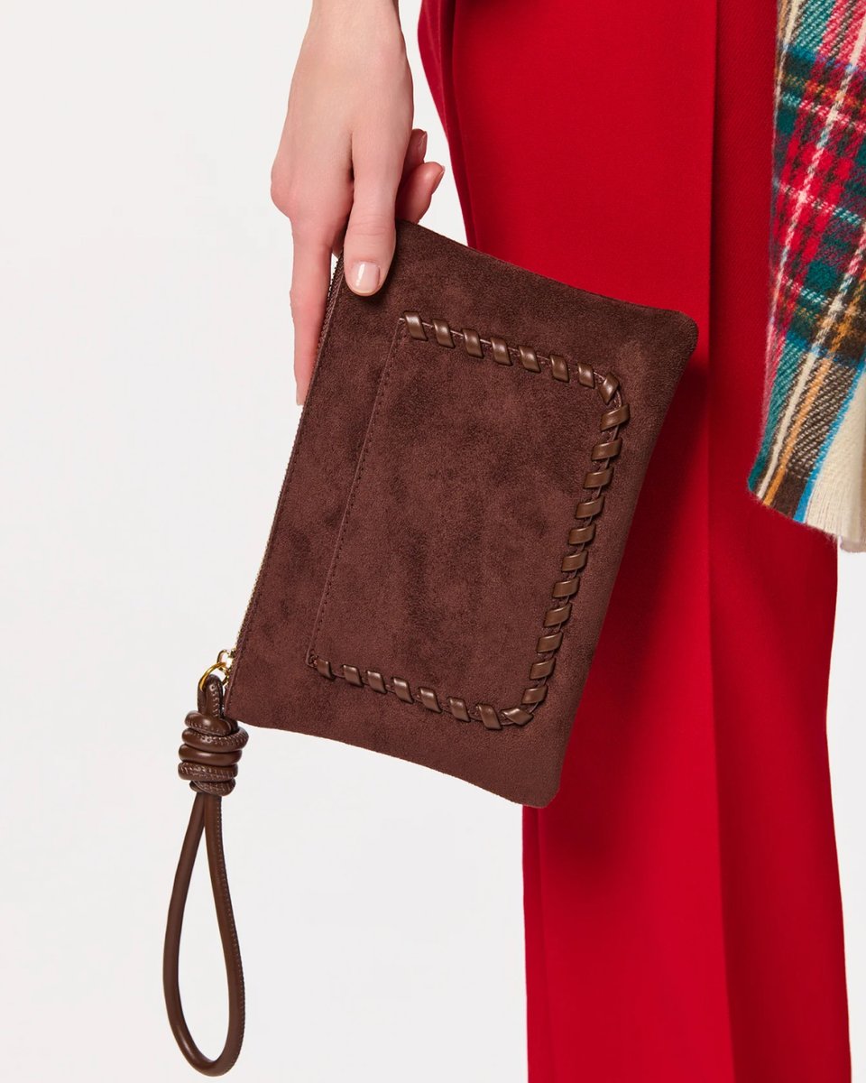 Shiraleah's tweet photo. Chocolate brown, but make it chic 🤎 This suede-inspired wristlet pairs rich texture with woven detailing for an effortlessly elevated finish: https://t.co/lqxrZ6GuGs https://t.co/WCNWGp3bg9