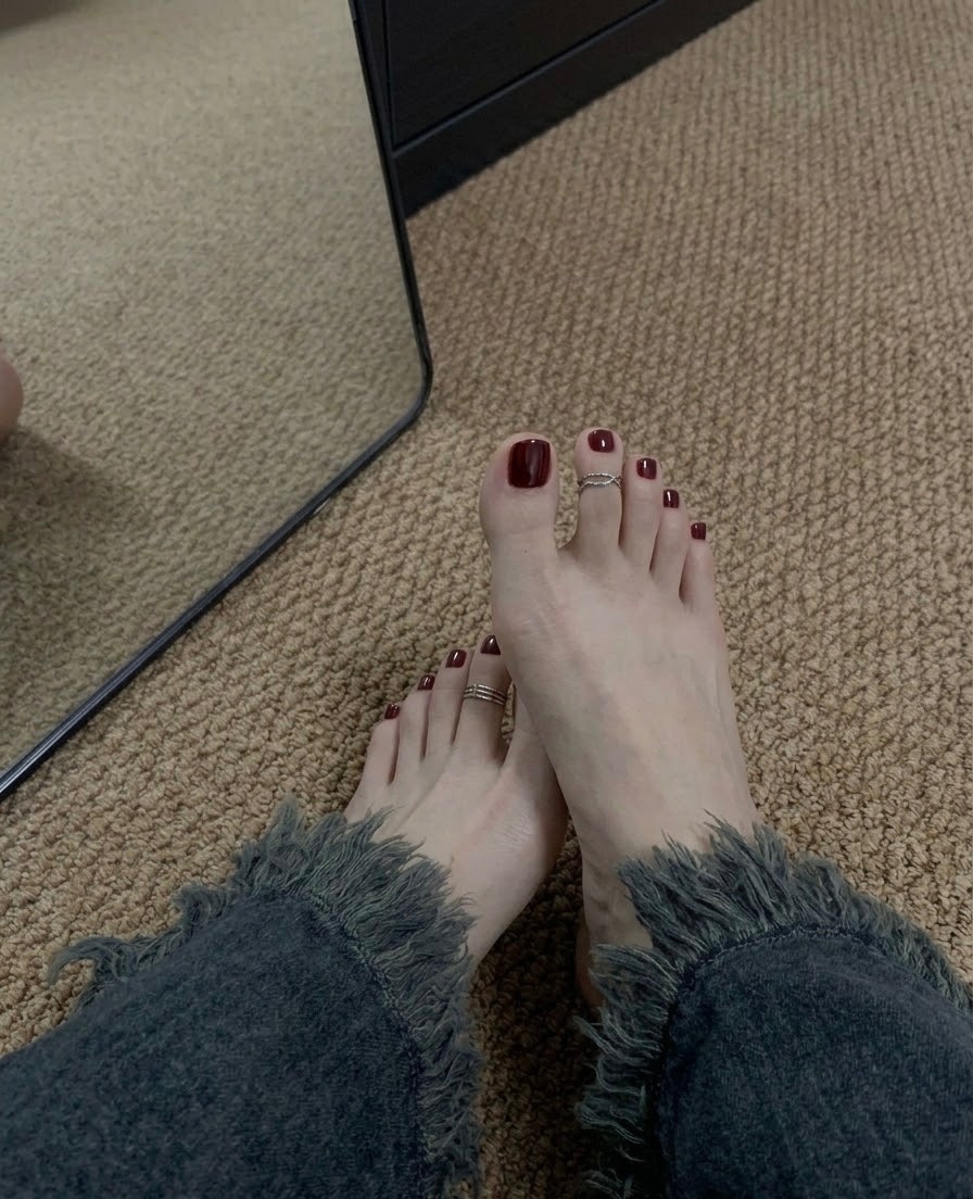burngonia's tweet photo. my paws are superior 💕 https://t.co/4wFGEoNEXd
