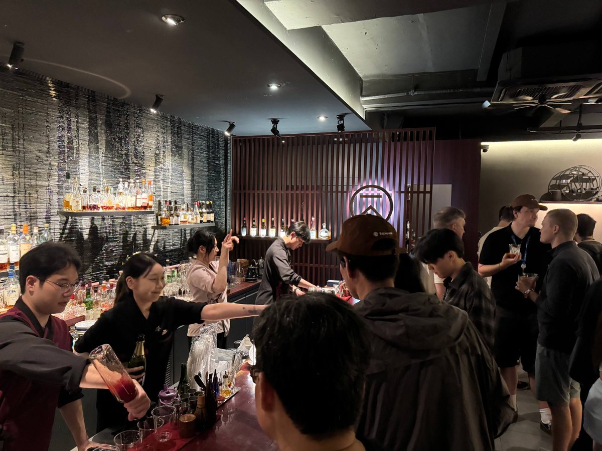 EspressoSys's tweet photo. We had a packed house and a great time seeing everyone at last night's @Celo &amp; Espresso Brews! Thanks to everyone who came out and chatted with the teams about the big things we're brewing 🔥 

➡️ Next stop: @kbwofficial https://t.co/jCQD6eAWv0