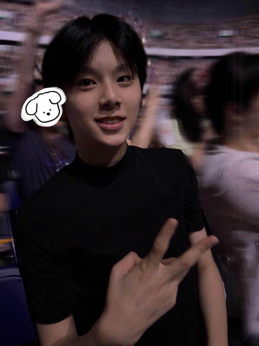 1000SH_'s tweet photo. 어제 刘宪华 콘서트 갔다고 사진 찍어서 버블 보내줬당 ㄱㅇㅇ https://t.co/qgbTEdorli