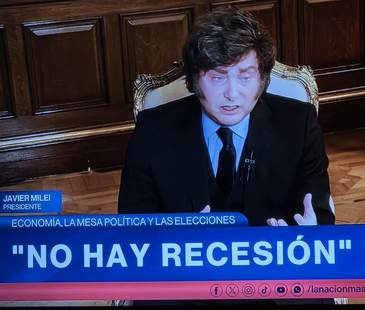 SantoroLeandro's tweet photo. "Aquí no hay Crisis" dijo uno una vez.. https://t.co/amymrp9NMt