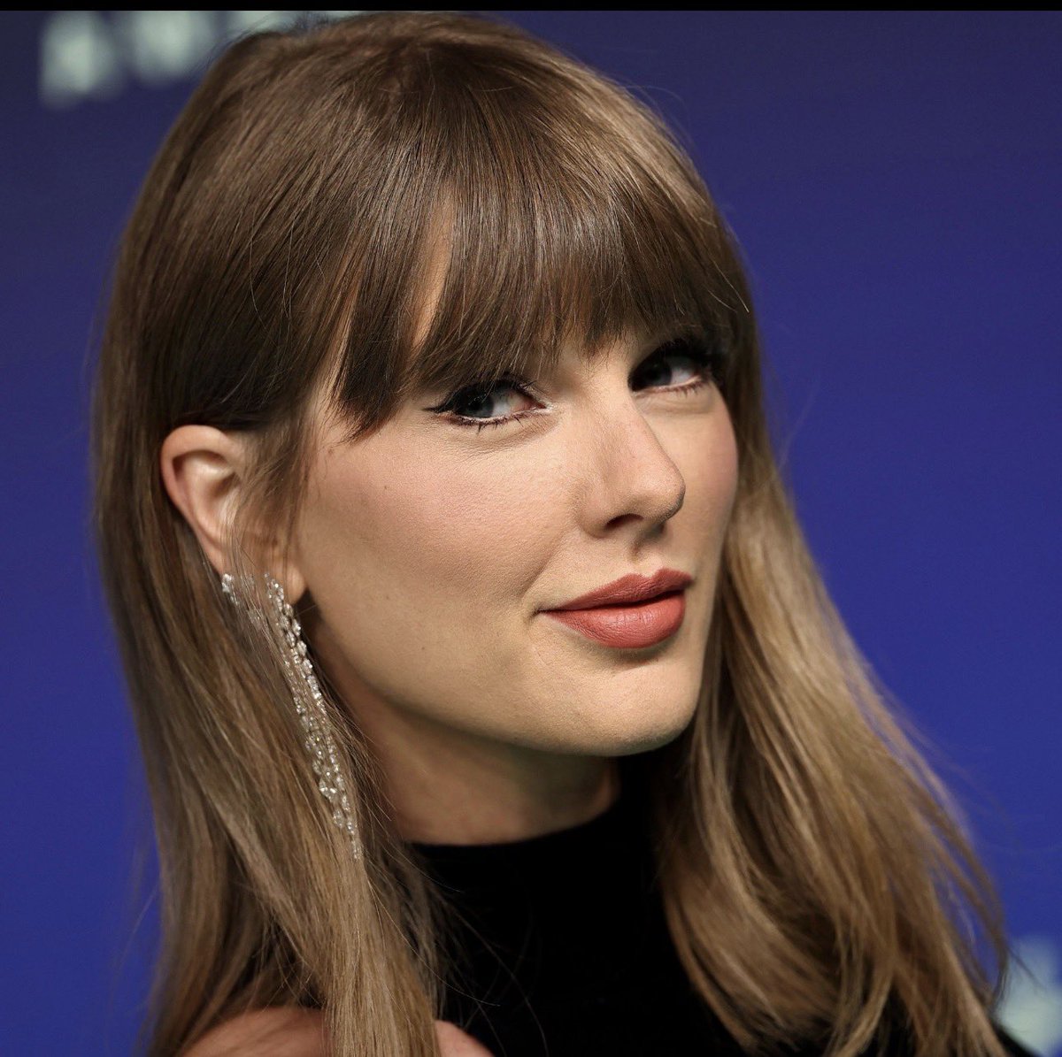 SwiftNYC's tweet photo. Taylor Swift face card never declines #VMAs https://t.co/snEtyUNMkp