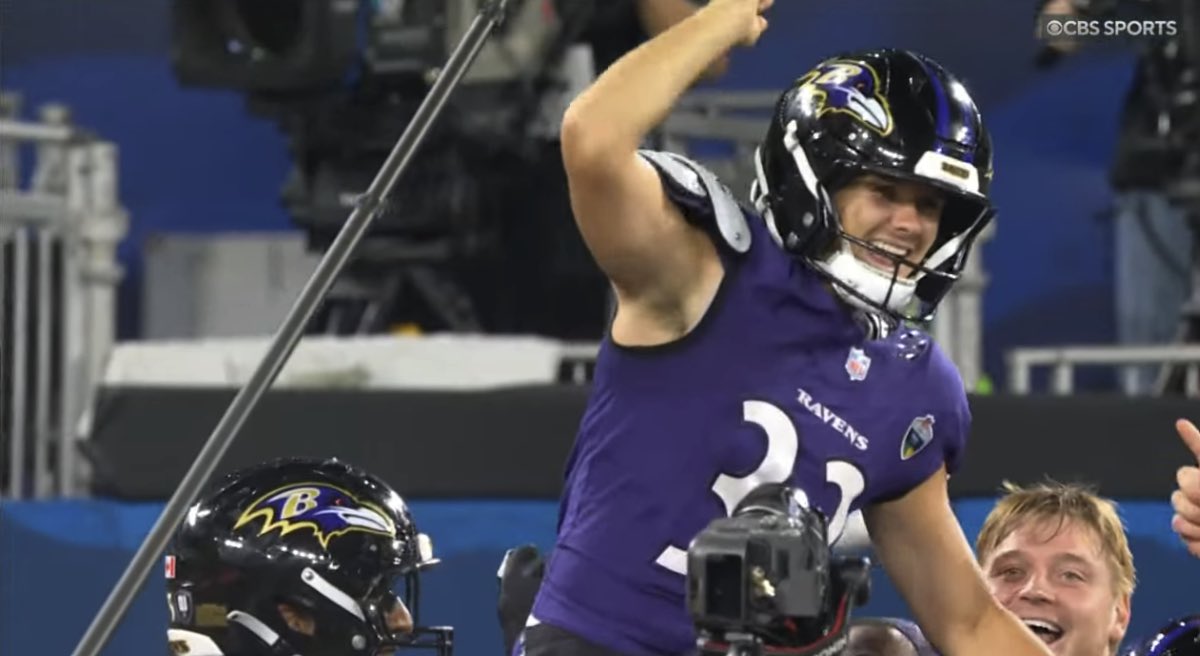 br_betting's tweet photo. THE FINAL SEQUENCE IN BRAZIL WAS INSANE

-Cowboys first and goal after PI call to try to win
-Settle for game-tying FG with 7 seconds left
-Ravens one play to Zay Flowers and call timeout
-Tyler Loop wins it and hits the SUIIII https://t.co/aMVv1AuPKA