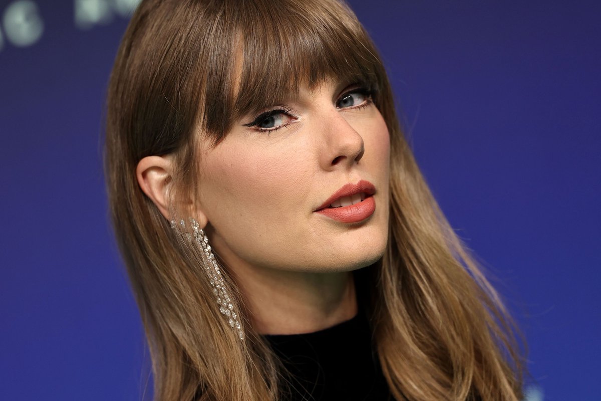 4k_taylorr's tweet photo. Close-ups of Taylor Swift at the #VMAs https://t.co/tbo8EAgngJ