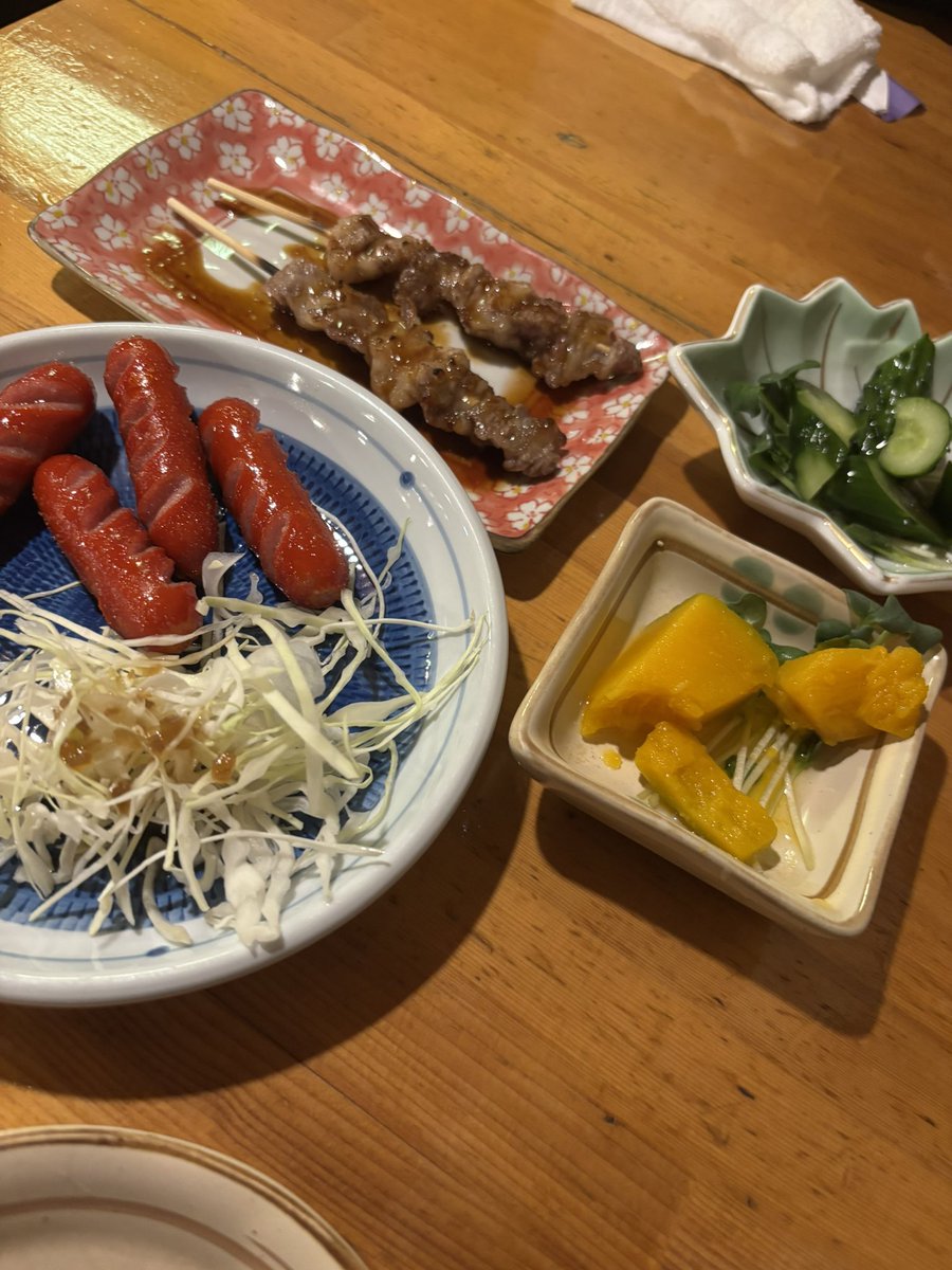 aishida441's tweet photo. 本日は埼玉。募集結果が出始めていますが、内容は両極端だな。いいところはむちゃいいけど、悪いところはグッと下がる。結果の要因はどちらであっても結構明確。下がってる場合は、要因解決の行動をやり切れるかどうかだけ😊中野の八海。無愛想な店だけど料理おいしくて安い。お酒も良い。しかし、、😅 https://t.co/zmctSNShiV