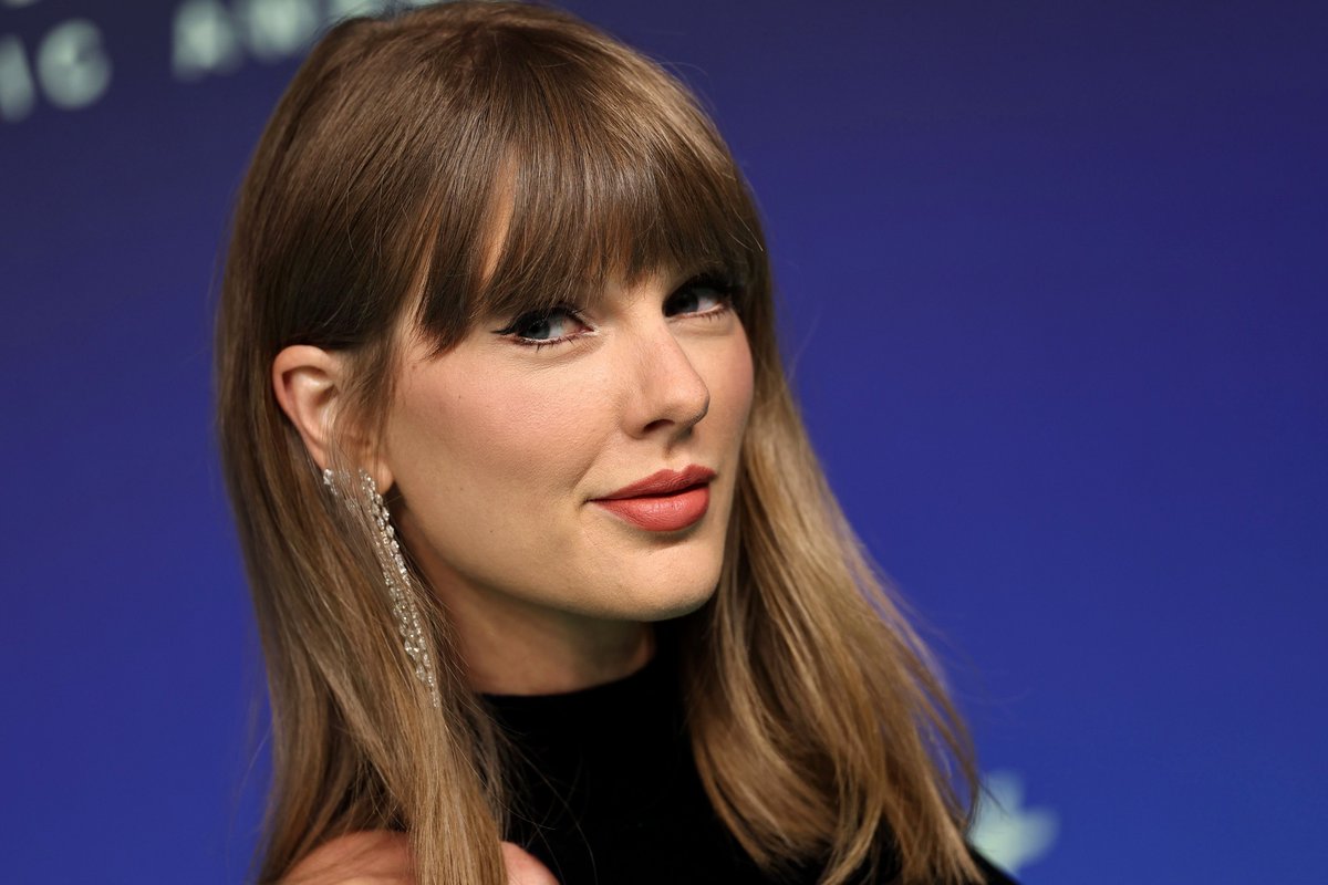 4k_taylorr's tweet photo. Close-ups of Taylor Swift at the #VMAs https://t.co/tbo8EAgngJ