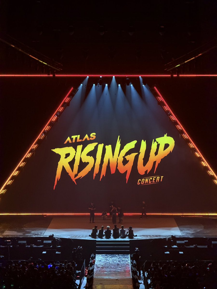 bbabenut's tweet photo. ยาวนิดนึงแต่มันล้นใจหนะ

꒰♡꒱ #ATLASRisingUpConcert ทำให้รู้ว่าฉัน ATLAS มากขนาดนี้ก็ตอนที่เดินลุยน้ำ ฝ่าฝนตกเพื่อไป IMPACT สำหรับฉันการเห็น ATLAS AT IMPACT คงเป็นหนึ่งความฝันที่ในชีวิตนี้อยากเห็น พอได้เห็นใช่ฉันร้องไห้ ร้องตั้งแต่ MAYDAY ที่ร้องไม่ใช่เพราะเศร้า แต่มันเต็มไปด้วยน้ำตาของความดีใจ ภูมิใจ ตื้นตันใจ อิ่มอกอิ่มใจ ถ้าความฝันของ ATLAS คือพากันขึ้น IMPACT ของฉันก็คือเห็นพวกเขาอยู่บนเวทีอิมแพคในฐานะ ATLAS 

ʚɞ —— กว่าจะมีวันนี้มันไม่ง่าย กว่าจะมีชื่อวง ATLAS ก็ไม่ง่าย ฉันดีใจมาก ๆ ที่พวกแกเลือกจะจับมือกันตั้งแต่นั้นจนทำให้ฉันได้รู้จัก คอนครั้งนี้อุปสรรคคงมากมาย มันมากจนพวกแกอาจจะถอดใจแต่นั่นแหละเมื่อมันสำเร็จแล้วแกก็คงเห็นหลาย ๆ อย่างจากการกระทำนั้น สิ่งที่ฉันเห็นจากคอนครั้งนี้คงเป็นมีคนรักพวกแกเยอะมากเลย ทั้งพี่ทีมงาน เพื่อนในวงการ แฟนคลับที่พร้อมจะซัพพอร์ต ตอนแรกที่บัตรไม่หมดก็ช่วยกันขายทุกทาง ยอมรับว่าแม่งโคตรสุดทุกคนทำเพราะหวังว่ามันจะช่วยได้บ้างคนละเล็กคนละน้อยแต่มันโคตรมีความหมาย 

🪽ก่อนวันคอนจนถึงวันคอนสิ่งที่ดูจะเป็นไปไม่ได้แล้วแต่ทุกคนสู้กันชิปหาย สู้จนสุดท้ายก็จัดคอนได้จริง ๆ แถมเห็นเลยว่าคนรักแอทลาสกันมากจริง ๆ ต่อให้ฝนตกน้ำท่วมแต่ก็ยังไปหาแกคงเห็นแล้วใช่ไหมว่าไม่ว่า Atlas จะไปที่ไหนก็จะมี Alis เป็นปีกคอยประครองไปในทุก ๆ ที่ น้ำท่วมครั้งนี้ก็ทำให้รู้ว่าเรารักกันขนาดไหน

╥﹏╥ ยอมรับว่าอืมตอนแรกเราถอดใจแล้วคิดว่ายังไงก็ไปไม่ถึงน้ำไม่ลดไปไม่ได้ แต่อีกใจก็คิดว่าเออขอลองก่อนสู้ดู ขนาด Atlas ยังสู้เลยฉันคิดแค่ว่าถ้าออกมาแล้วไม่ไหวก็คงถอดใจแล้วกลับ อาจจะเดินออกมาเสียเปล่าแต่ได้ลองสู้ก่อน ใช่ฉันไปถึงเดินลุยน้ำออกมาสองกิโลโคตรบ้า ตอนนั้นมันแบบน้ำตาจะไหลแล้วอะว่าฉันเก่งจัง แต่พอได้ไปเห็นพวกแกตั้งแต่โชว์แรกจนจบ แม่งแกเก่งกันชิปหายเลยพอมาเริ่มรู้ว่าพวกแกสู้ขนาดไหนฉันคิดไม่ผิดเลยที่สู้เอาตัวเองออกมาจริง ๆ ขอบคุณนะที่พยายามกันขนาดนี้

—— สุดท้ายนี้ขอบคุณ ATLAS ที่คอยเป็นบ้านให้เด็กคนนี้ ไม่ว่าจะสุข จะทุกข์ ในช่วงชีวิตฉันมีพวกแกมาตลอดเกิน 4 ปี ขอบคุณที่ทำให้ชีวิตฉันไม่เหงา มันมีความหมายมาก ๆ จริง ๆ บ้านหลังนี้กลับมากี่ครั้งก็รู้สึกถูกรักเสมอนะขอบคุณเด็กนักสำรวจที่ชอบพาฉันไปเจอกับอะไหม่ ๆ เสมอนะ 🗺️

#ATLAS_TH  #ATLASth