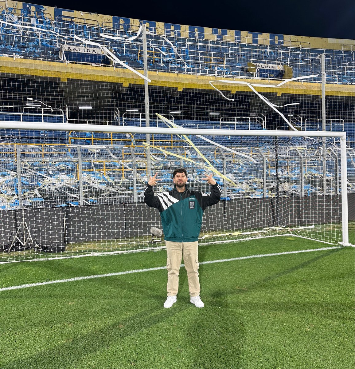 AdriSanchez32's tweet photo. El arco de los milagros. 3 goles para Enner Valencia 🔵🟡 https://t.co/ffJBMiltTW