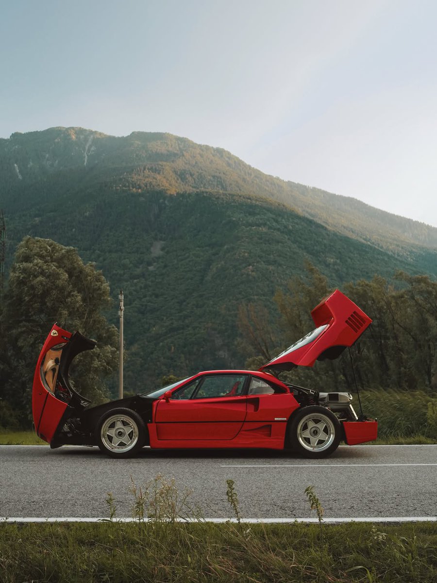 ApexDistrictX's tweet photo. Ferrari F40 🫅🏼 https://t.co/ITw3GuqbGC