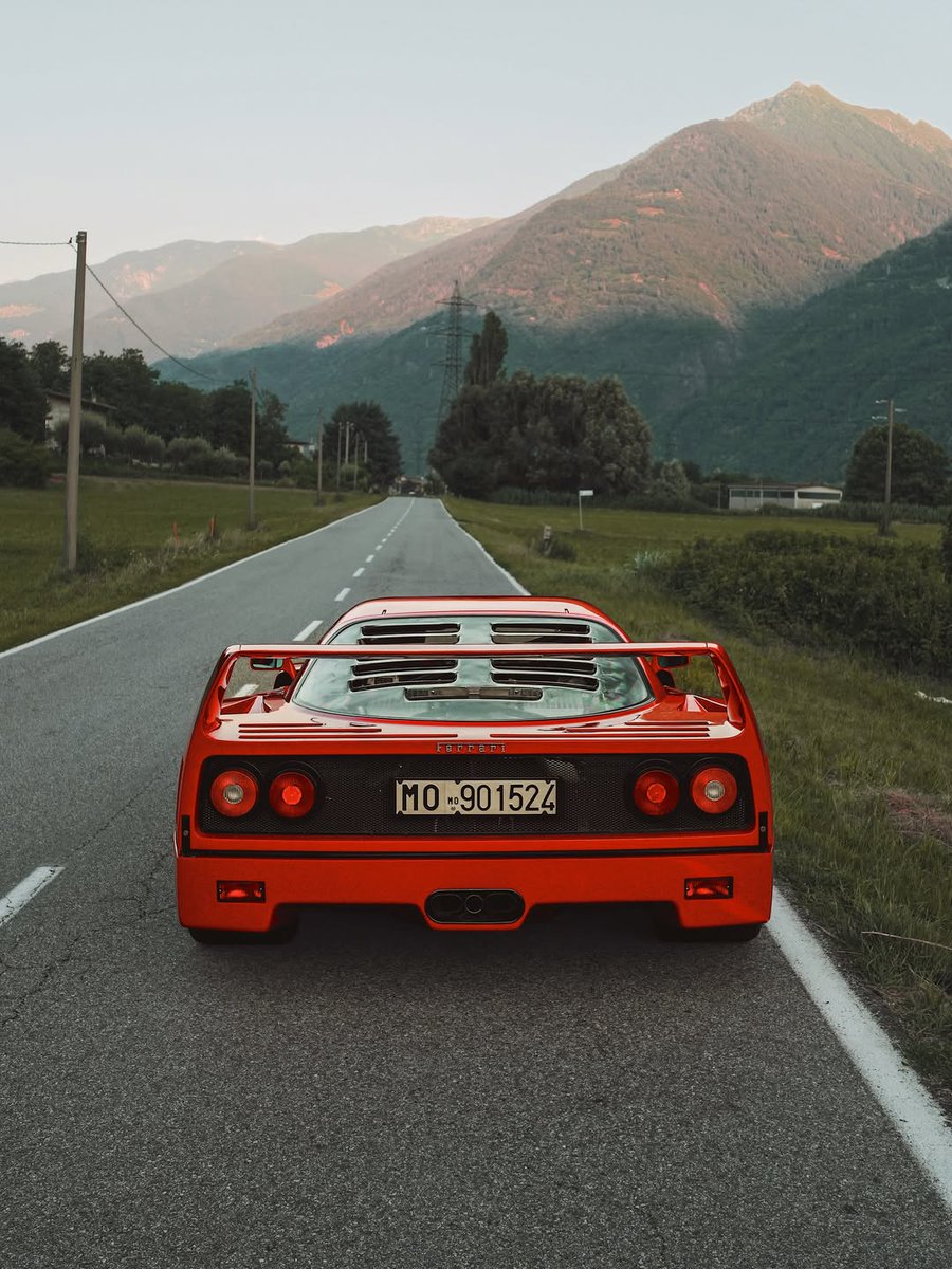 ApexDistrictX's tweet photo. Ferrari F40 🫅🏼 https://t.co/ITw3GuqbGC