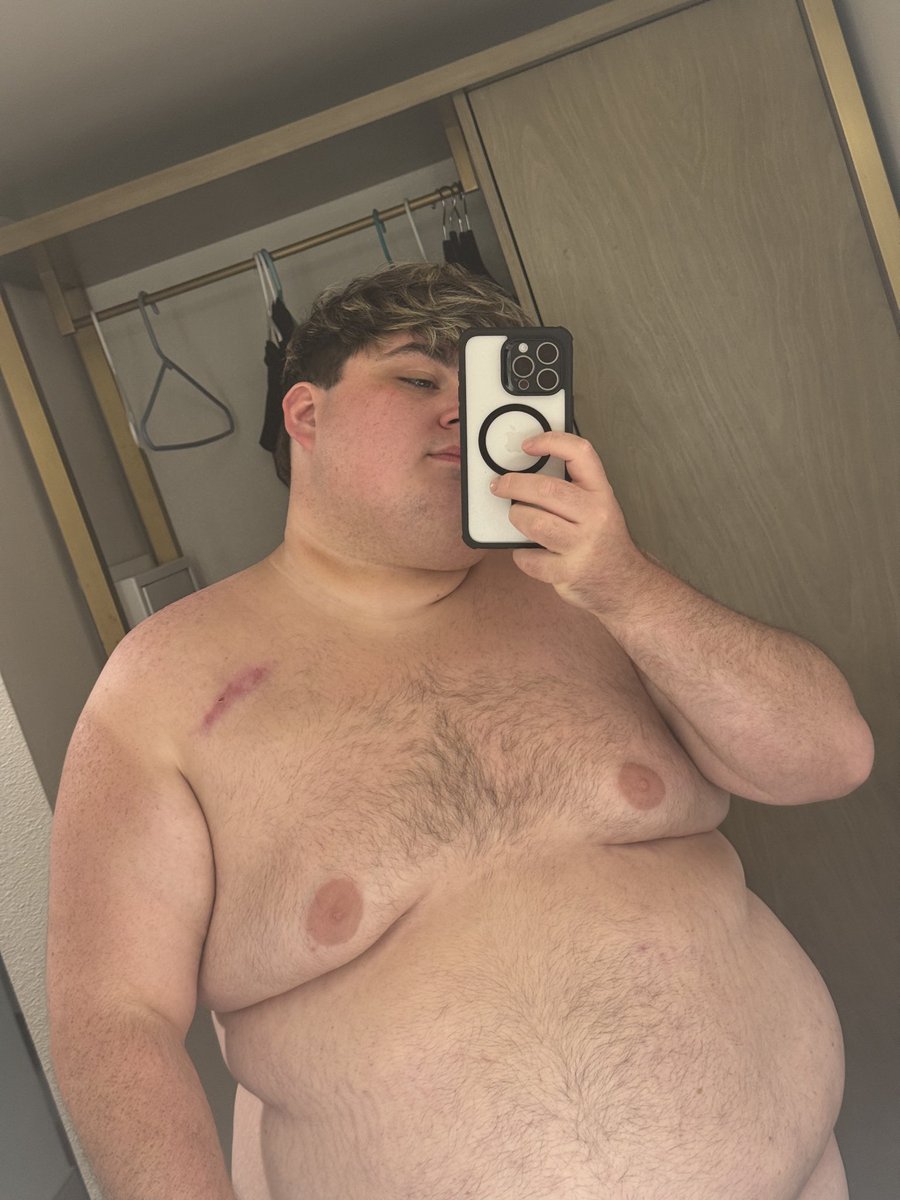 NJbttmChub's tweet photo. Had a fun weekend in Virginia Beach just wish the weather wasn’t so shitty

#chub #gaychub https://t.co/zaJvibPvFb
