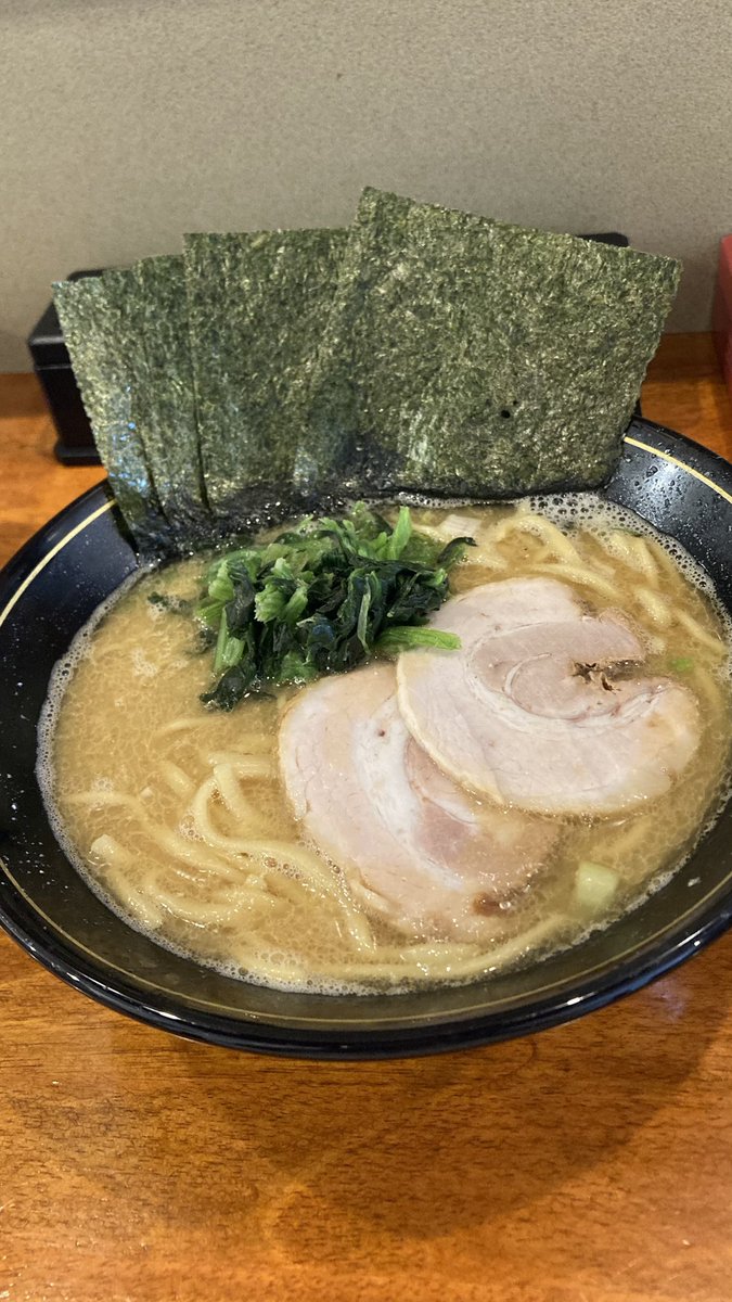 PRPangelheart7's tweet photo. 大阪行ってきました😊
これ乗って、これ参戦して、これ食べた！全部サイコーだった✨✨✨ https://t.co/wJoiqtSSCP