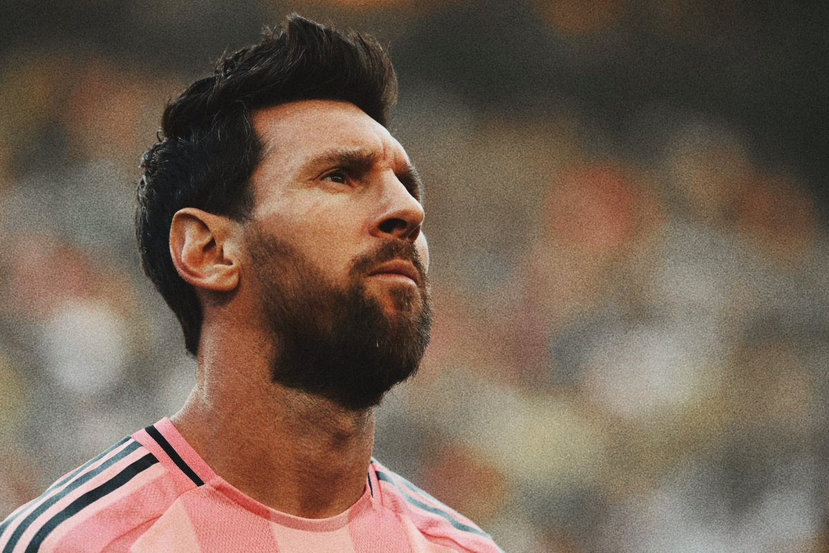AlbicelesteTalk's tweet photo. I'm sorry but if Ballon d'Or was actually for the best player world it had to be Messi's still, no player in the world is better than him. 

Lucky others that he's playing at MLS, because still, even today, there's no one close to him. https://t.co/g1d2svx8cH